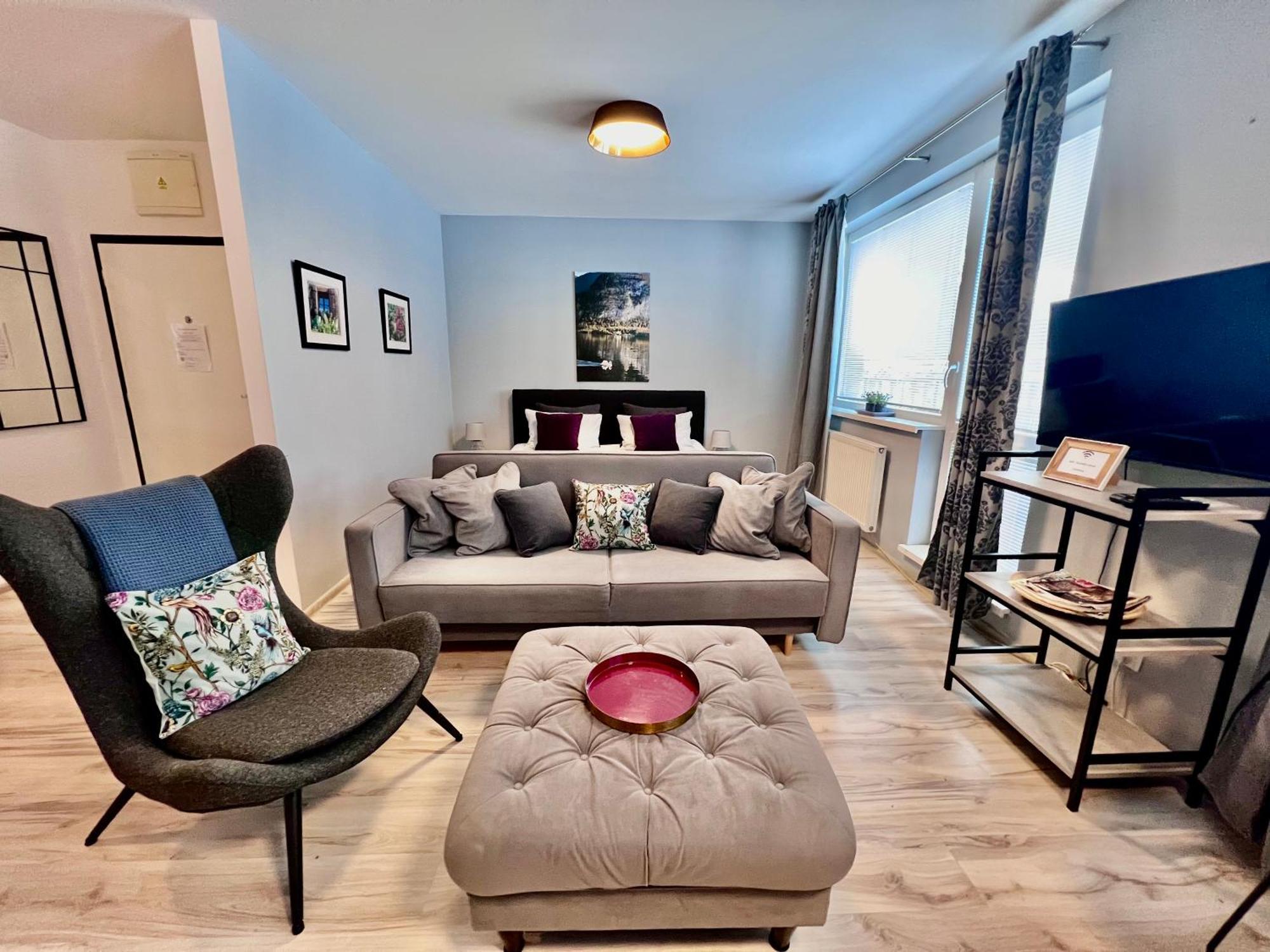 Bl - The Executive Suite, Boru - 24Hr Self Check-In, Free Private Parking, Balcony With Mountain View, 5 Minute Walk To City Center Banská Bystrica Eksteriør billede